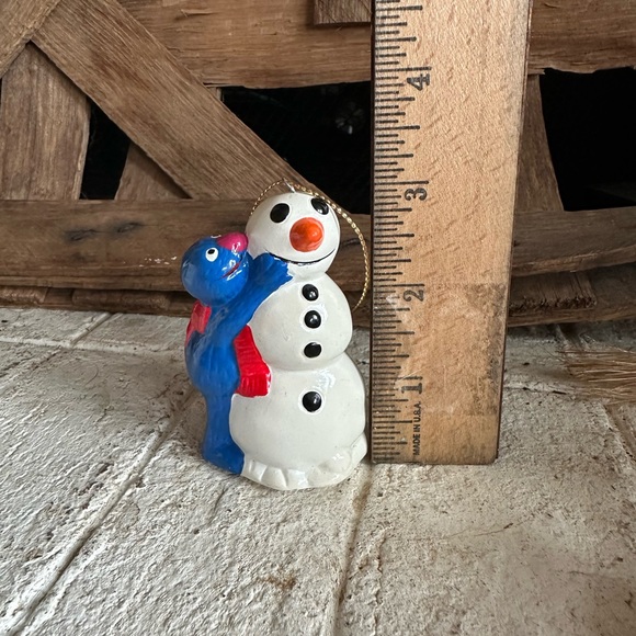 1980s Sesame Street Grover Making Snowman Christmas Ornament (45) - Picture 2 of 6
